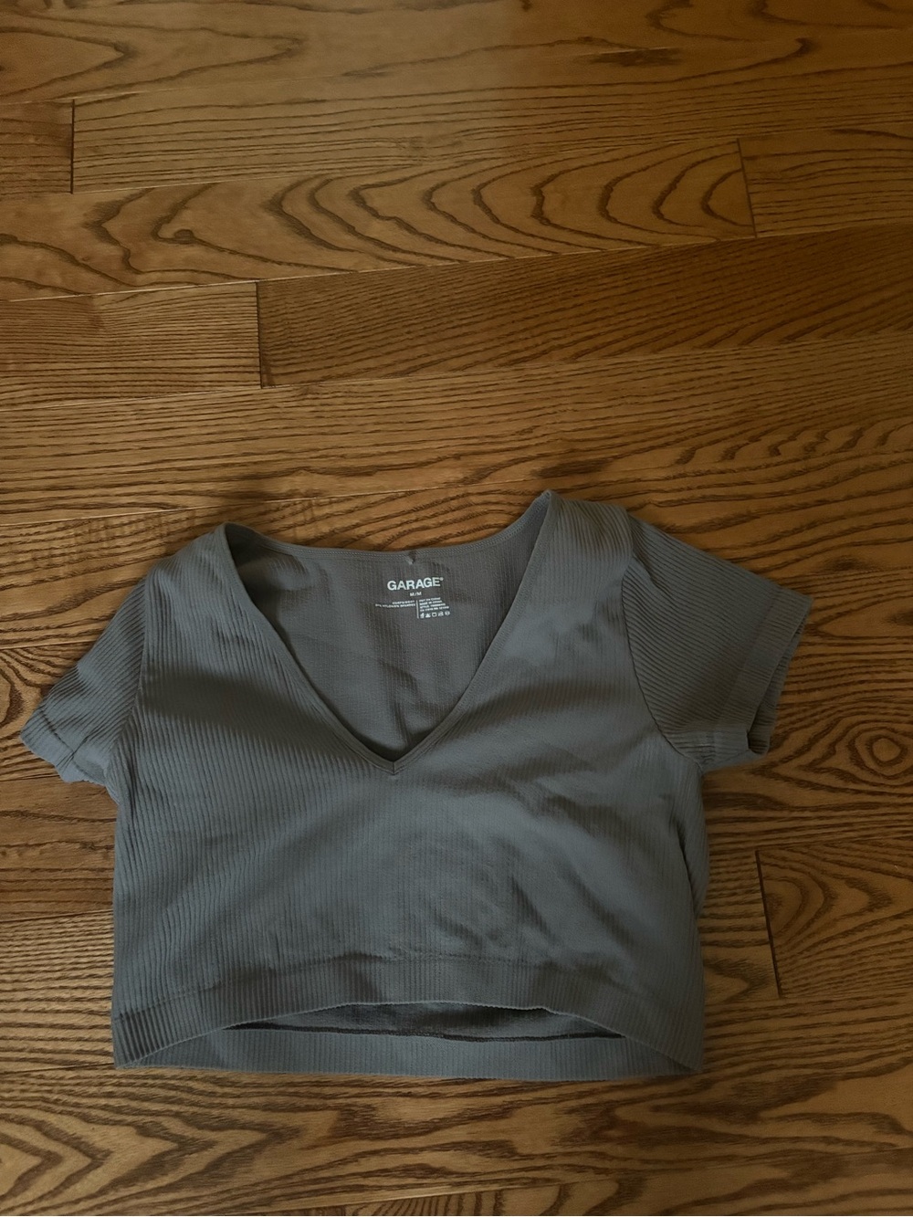 Garage Ribbed V-Neck Crop Top - Gray